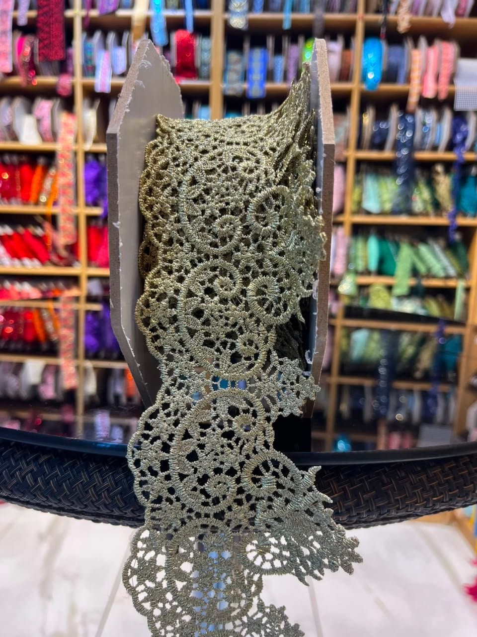 شريط دانتيل مقصب 6 سم