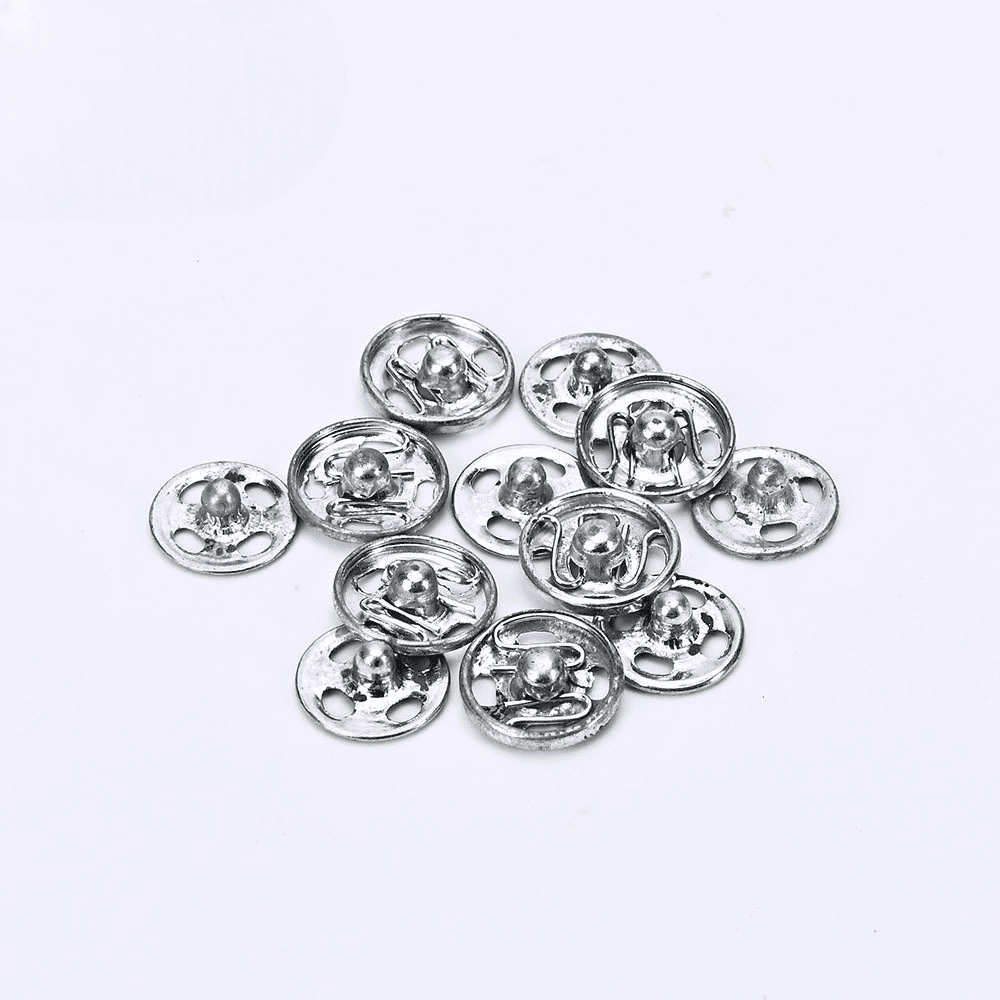 Metal snap buttons